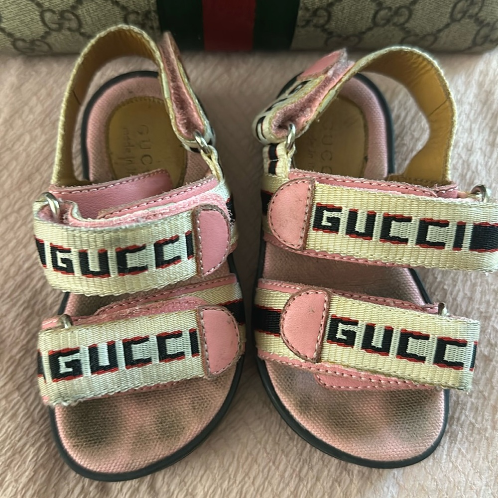 Gucci baby shoe my daughter wore a few times very easy to clean.